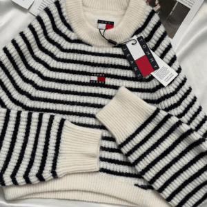 Alternative view of Pullover Tommy Jeans Nero a Mezza Zip